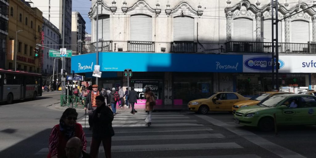 PERSONAL –  Av Colón esquina Gral Paz